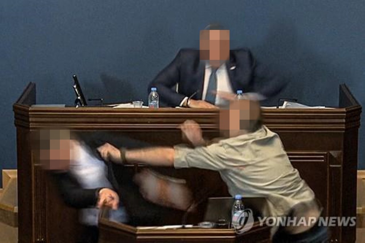 정치적 갈등을 해소하기 위한 노력