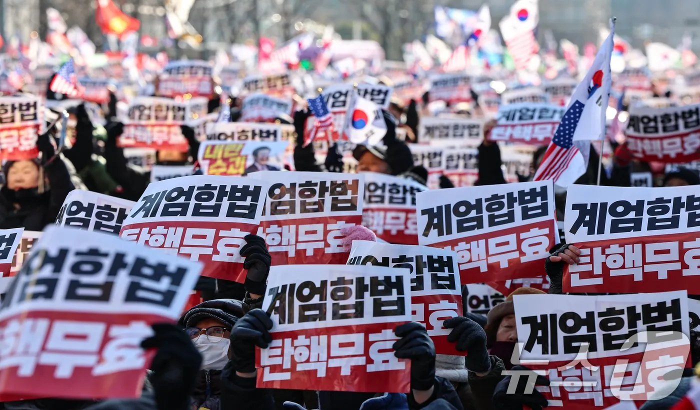 홍준표, 탄핵의 무효 주장을 나서다